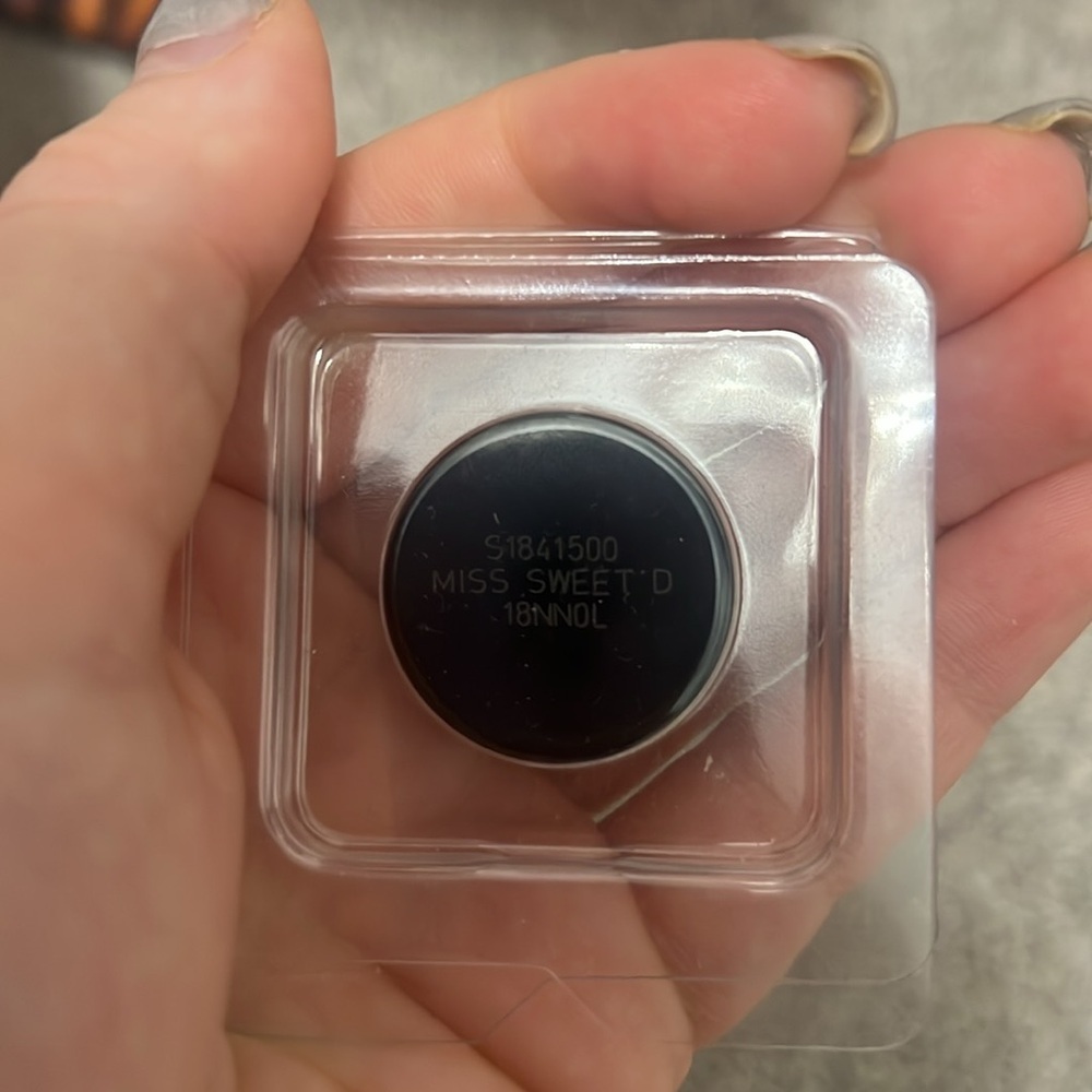 Lancome Eyeshadow Refill - Picture 5 of 5